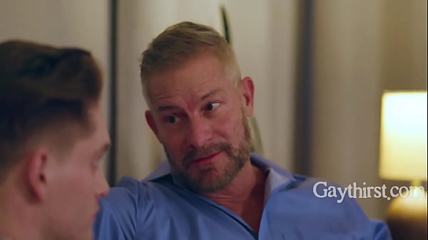 Avergonzado de mi zorro plateado pero duro para él también - Jay Tee, Greg Dixxon