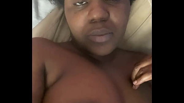 Als Ersteller/Pornostar von Inhalten aus der Erotikbranche auf gemeine Kommentare reagieren