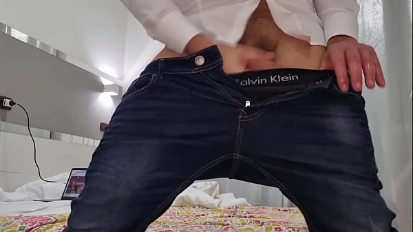 THE ITALIAN STEPSON WITH THE BIG COCK ARRIVES | HE SHOWS HIS ENDLESS HANDJOB - AND CUMS ON THE FLOOR A LOT