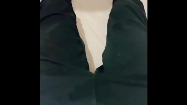 [Persönliches Shooting] Ihre süße und gepflegte Freundin gibt ihr einen klebrigen, satten Blowjob tief in der Kehle und es fühlt sich so gut an, dass ihr Freund unwiderstehlich stöhnt../Japanisches Amateur-Hentai