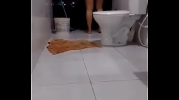 La donna arriva dalla strada piena di me, così addomesticata, sborra senza toccarmi