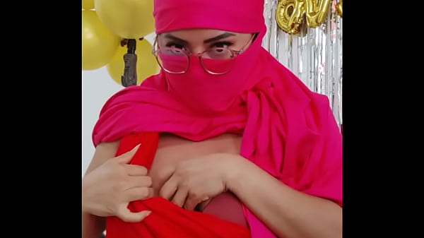 Patriarchy made me very submissive and that'_s why I'_m wearing clothes covering my face.