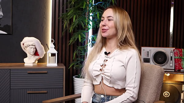 Schauen Sie sich das Teenie-Video mit wilden Pornostars an