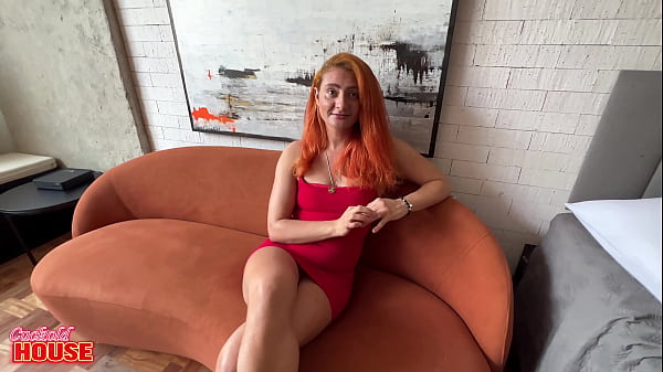 Casada insaci&aacute_vel dando o c&uacute_ na Cuckold House com permiss&atilde_o do esposo