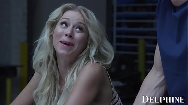 Delphine Films - I colleghi Katie Morgan e David Lee scopano sulla scrivania del capo