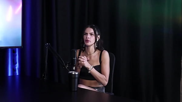 Seu ex-namorado ensinou ela a dar o cuzinho, e prazer anal - Debora Andrade (SHEER/RED)