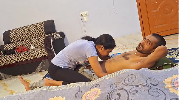 Hanif e Adori - Pequena garota bengali com grandes peitos naturais pegam um pau enorme e gordo dentro de sua buceta apertada foda hurdcore