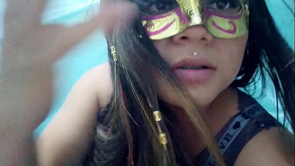 Wie wäre es, wenn ich deinem Schwanz einen tiefen Blowjob gebe! Stieftochter wird heiß, wenn Stiefvater nach der Arbeit nach Hause kommt