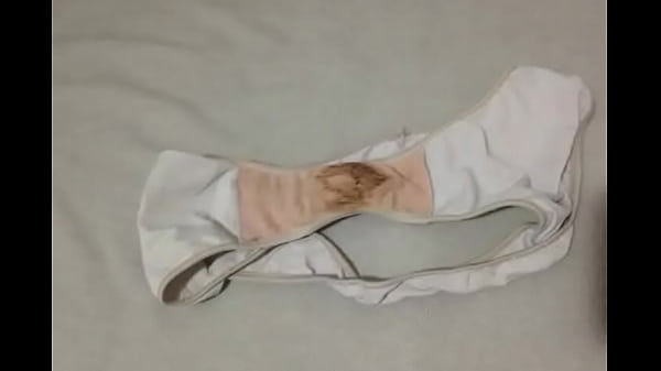 (Fetish) Molte mutandine usate di mia moglie, sporche e puzzolenti di fica
