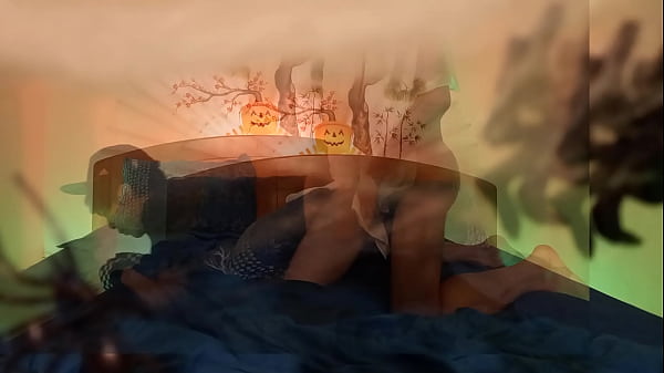 जॉन आर्टीन के साथ हैलोवीन, भूत लड़का संभोग सुख कराहने तक नंगे पैर इमो फेम्बॉय को चोदता है