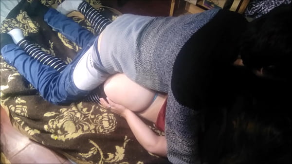 Ich liebe diesen hellblauen Tanga und ziehe ihn an