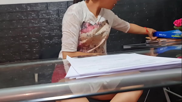 la rischiosa segretaria della telecamera spia Nataly della facoltà di lettere dell'UBA