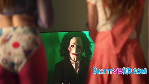 Heißes junges Mädchen posiert