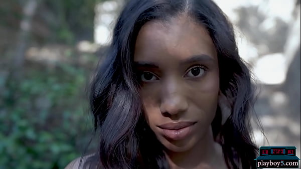 Ebony SỮA. với bộ ngực tự nhiên lớn Brookliyn solo nhẹ nhàng video cho Playboy