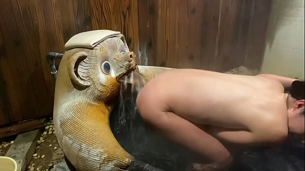 एक रैकून के मुँह के साथ.