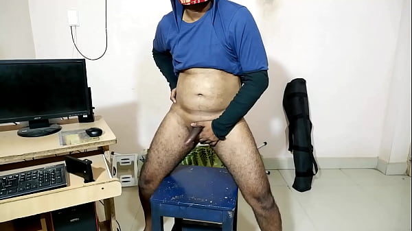 See the hard dick man watching porn in mobile