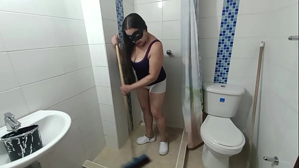 Le Ofrecí Dinero A Mi Empleada Para Trabajar En Shorts Y Sin Calzoncillos Al Final Me Dio La Mejor Mamada De Verga 1