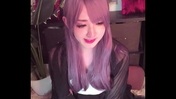 【個撮】オナホを使ってテンションが上がっている男の娘が配信しながらオナニーをする動画