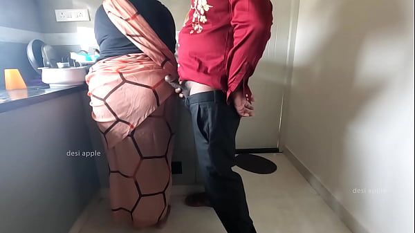 आंध्र नौकरानी श्रीदेवी के सामने डिक चमक रहा है और झटके मार रहा है