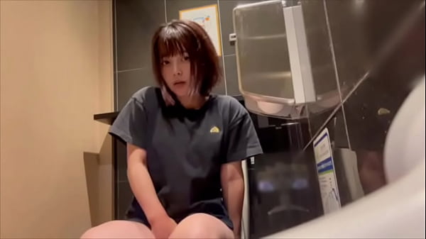 Ich kann mich in letzter Zeit nicht zurückhalten &hellip_ Ich möchte schnell einen großen Schwanz in Momoka einführen und sie zum Stöhnen und zum Wohlfühlen bringen &hellip_.