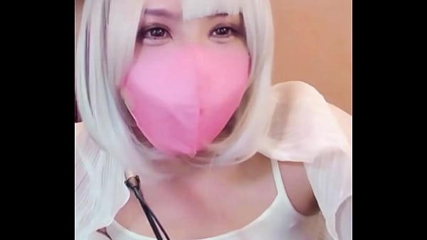 [Riprese individuali] Video di una bellissima donna mascherata che si masturba durante lo streaming