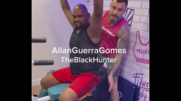 Fui a enseñar preparación física para artes marciales (lucha) a mi alumno travieso y terminé en el sauna.