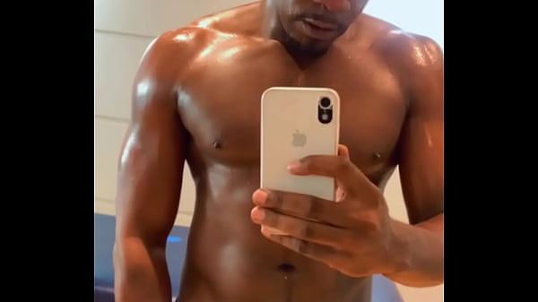 Neg&atilde_o 拉伸年轻亚洲女孩 - Lina Nakamura 的紧致阴户：