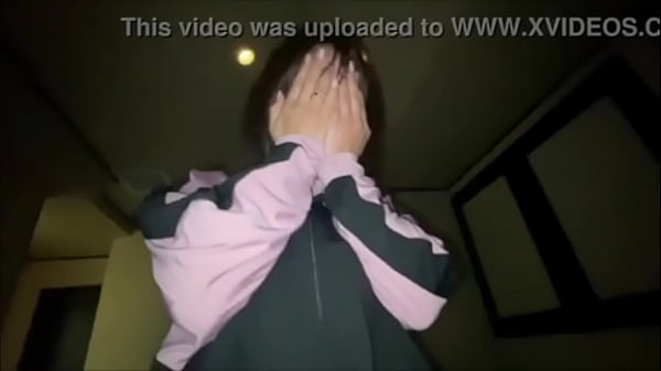 Ho incontrato una donna sposata con una ragazza Twit◯er in un minimarket alle 2 del mattino, e dopo aver guidato, siamo andati in un love hotel e le abbiamo fatto leccare le palle, ed entrambi abbiamo raggiunto l'orgasmo.