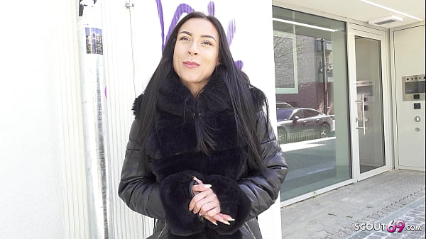 GERMAN SCOUT - Perfekte deutsche Latina-Teenagerin Caramella del X für Casting-Fick