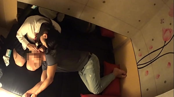 Massaggio segreto per una studentessa giapponese tettona 3