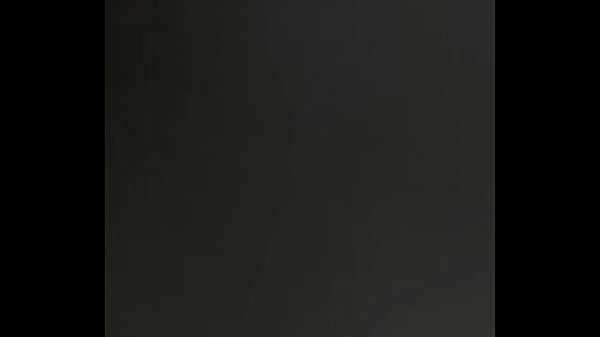 (Audio) testa sciatta dal collegamento di Grindr sentita nel corridoio dell'hotel