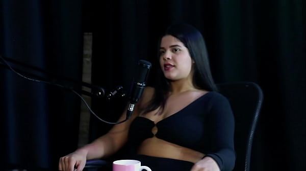 She was invited to be a wife, she prefers to live alone, her family has always accepted, and the fetish... - Val Mineirinha (SHEER/RED)