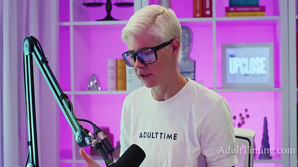 Puckin Up Courage in a Conservative World | AdultTiming