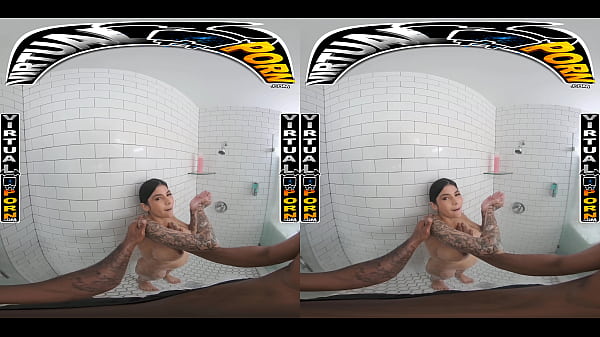 PORNO VIRTUALE - Sadie Pop adora il tuo cazzo e gli toglie l'anima prima di infilarlo dentro la sua fica bagnata