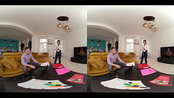 Scopare il capo ha i suoi vantaggi: porno virtuale reale