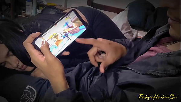 FANTASIAHARDCORESEX| JUGANDO FREE FIRE CON MI DUA Y ME COME LA VERGA