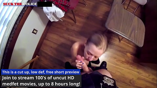 La fantastica ragazza si mette in mostra