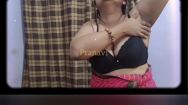Pranavi prende un'eiaculazione con audio sporco in Telugu