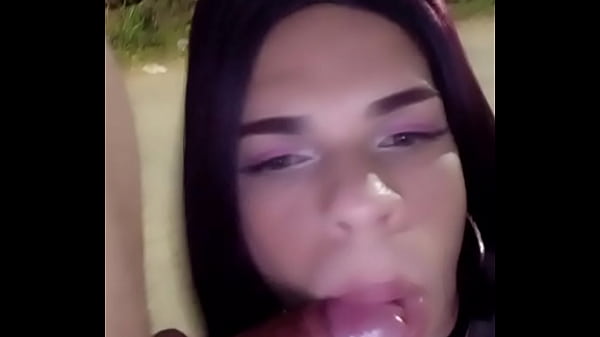 Cdzinha Giving a hot blowjob to the young pauzudo at dawn and taking cum in the mouth