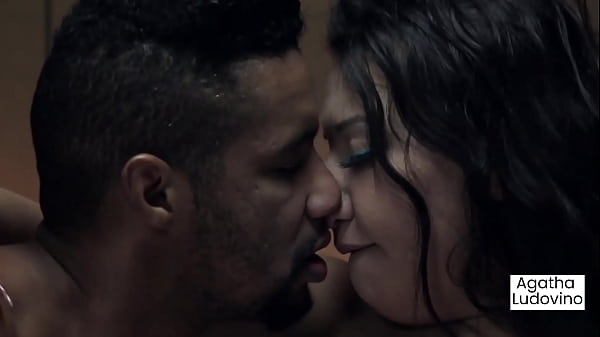 Impossivel n&atilde_o sentir o tes&atilde_o desse encontro