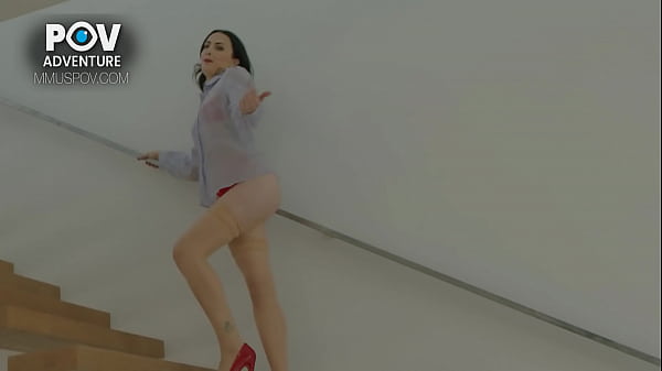 POV-Abenteuer | Die sexy brünette Agentin Victoria Sunshine wird alles tun, um den Deal abzuschließen