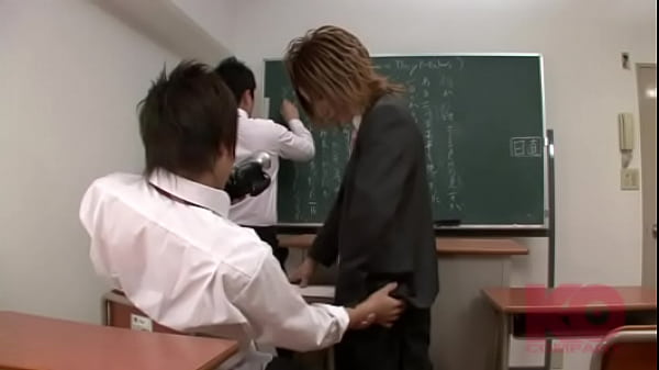 [Versão completa. está disponível apenas para adesão e liberação direta*1]. Marquei uma aula de reposição para A, que tem problema de comportamento, para observar uma nova professora....