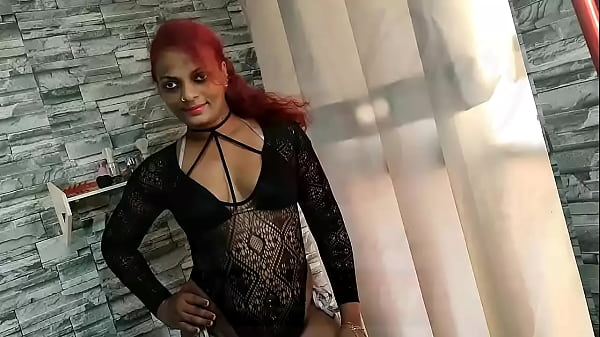 La super sexy regina nera prova il trasporto