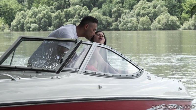 Cassie richtig, Mugur Ride My Boat [2016 G, Anal, Blowjob, Gesichtsbehandlung, großer Schwanz, Babes, schwarze Haare, brünett, 1080p HD]