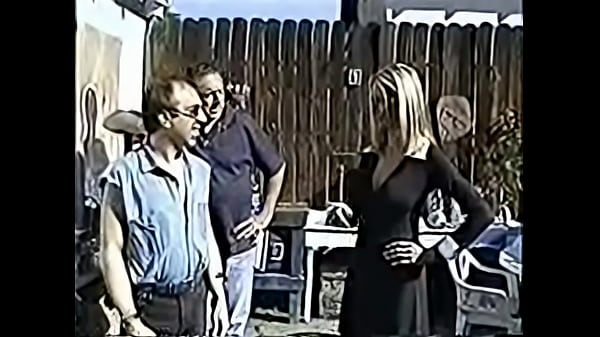 La casalinga Emma scopata da operai (parte 1 di 5)