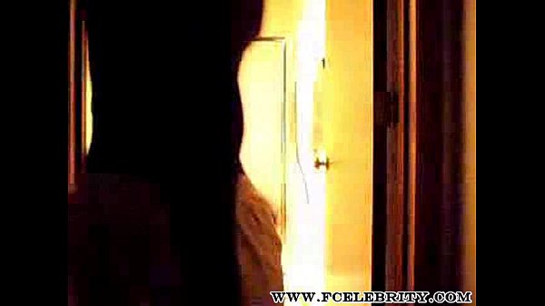 Coppia interrazziale che sbatte in bagno