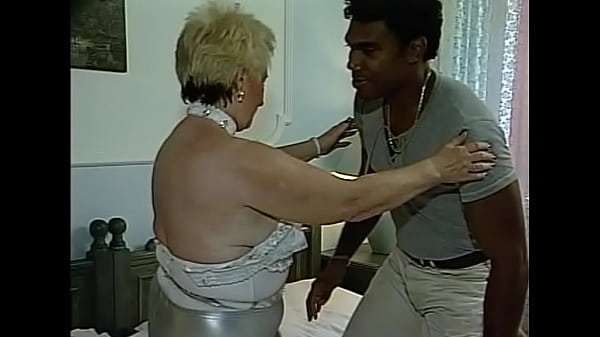 JuliaReaves-DirtyMovie - Alt Aber Super Geil - Szene 2 Sperma nackt Blowjob rasiert spritzt ab