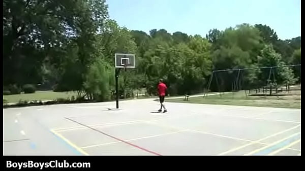 Ragazzi gay neri e muscolosi umiliano i ragazzi bianchi hardcore 15